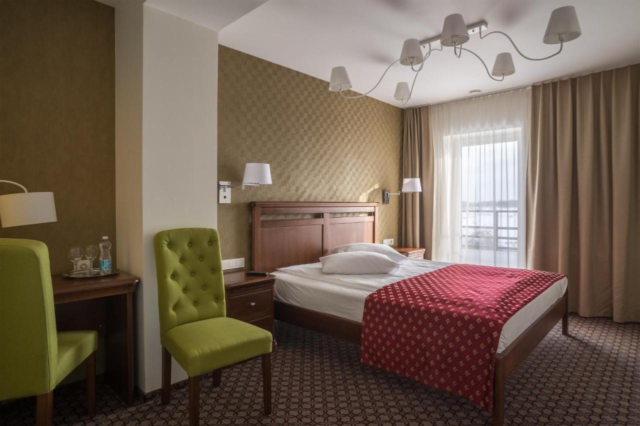 Hotel Sinchronas Telšiai Exteriör bild