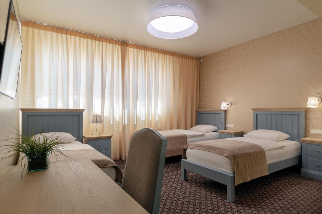 Hotel Sinchronas Telšiai Exteriör bild