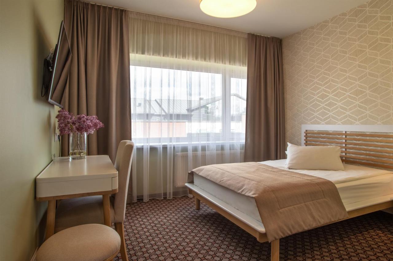 Hotel Sinchronas Telšiai Exteriör bild